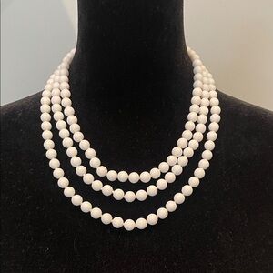 Elegant White Beaded Necklace 3 strands